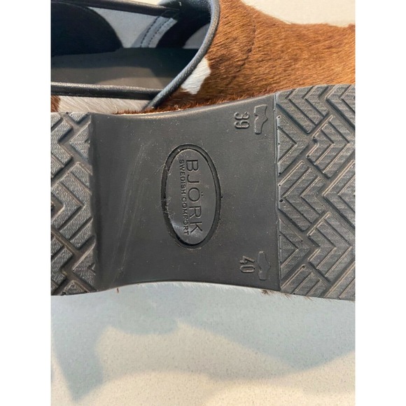 Cowhide Pattern Mules - Picture 5 of 7